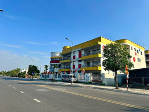 bán lô đất đấu giá cự khối gần hồ đầm tranh 130m2, mt 10m, ô tô tránh. giá 90tr/m2