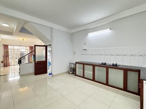 ngang lớn 5,3m nguyễn văn lạc đi bộ 3p là tới quận 1. giá 7,7tỷ