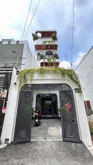 bán nhà đẹp sân xe hơi, dt rộng 80,4m2 tặng nội thất - xây mới 100% gần gò vấp- giá tốt