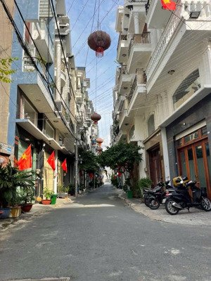 lô đất khu phân lô đồng bộ p15 tân bình dt :4x14 đường 6m thông xây dựng tự do trệt 1 lửng 3 lầu