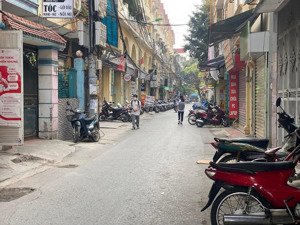 chủ bán gấp nhà phố văn quán kinh doanh sầm uất, vỉa hè 3 mét diện tích 45m2 xây 5 tầng hơn 13 tỷ