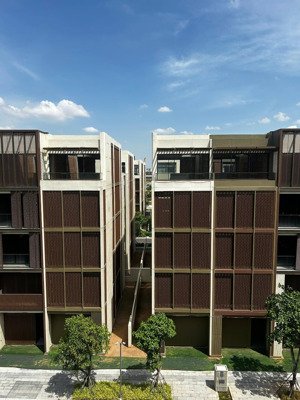 nhà phố the global city cho thuê 50 triệu/tháng 133m2, nằm trên trục đường 20m, hoàn thiện nội thất