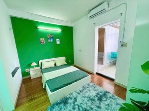 tưng bừng khai trương căn penthouse - có ban công siêu rộng, view đẹp