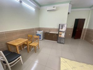 cho thuê phòng giá rẻ khu trung sơn: 25m2, đầy đủ nội thất, có thang máy, không chung chủ. 4 triệu