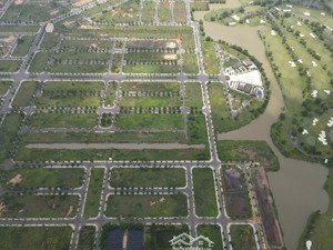 chủ kẹt tiền bán gấp lô góc 2mt 144m2 giá 2tỷ35 ngay trục chính của khu sát sân golf long thành shr