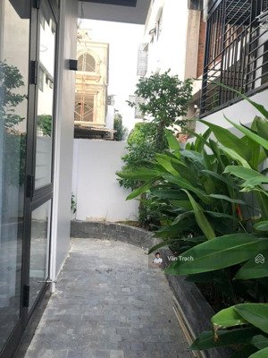 biệt thự đối diện công viên siêu đẹp phong cách hiện đại 300m2 ngang 15m