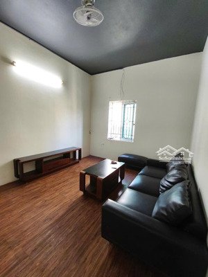 cho thuê nhà tập thể tầng 3- ngõ 57 an dương , tây hồ, đi bộ ra hồ tây, 75m x 2t, 2 pn 8tr
