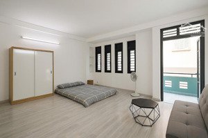 căn phòng 40m2 với giá chỉ 5,9 triệu. ngay phan đăng lưu, diện tích, vị trí phù hợp cho sinh viên