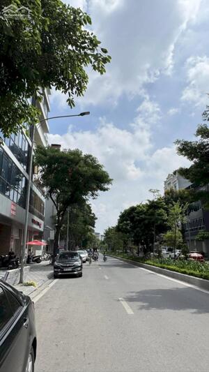 TÒA SIÊU VIP, SIÊU HIẾM- Mặt Phố Lạc Long Quân 139m/ 6Tầng Thang máy (1 hầm), MT 7.7m chỉ 63.9 Tỷ - LH 0987881444