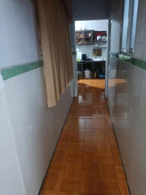 căn nhà mặt tiền, giao thông thuận tiện, giá bình dân