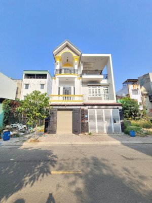 bán nhà 1t 2 l 4.5x13.6m, đường d2 kdc phú hồng thịnh 6 p. bình an