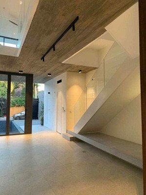 bán village sân vườn hồ bơi 2 phòng khánh 2 phòng master rộng gần trường quốc tế bis