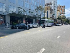 gần biển! bán villa 3 tầng, 150m2, 18,4 tỷ - mt bà huyện thanh quan - q. ngũ hành sơn