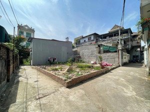 bán mảnh đất lô góc 40m2 đặng vũ hỷ, thanh am phường thượng thanh oto 7 chỗ vào tận nơi giá 7.3 tỷ