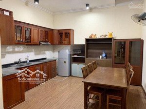 cho thuê nhà riêng đường xuân la diện tích 30m2 x 5 tầng. lh: 