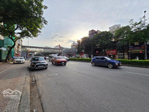 siêu hiếm! giá đầu tư 1430m2 mặt phố nguyễn văn cừ long biên, gồm 2 tòa 10 tầng, vị trí đẹp nhất