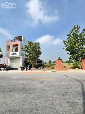 Bán Đất Chính Chủ MT QL 1A, P.4, TP.Tân An, 100m2, SHR, Giá 1.1 Tỷ, Sang Tên Ngay.