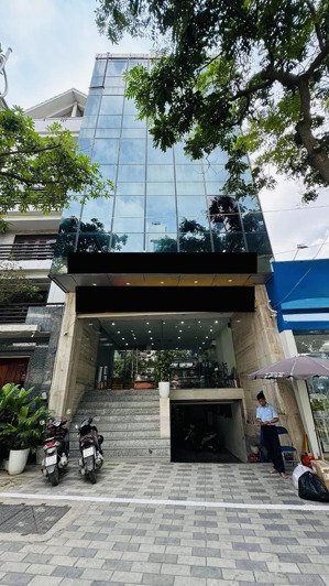 139m2 - mặt tiền 8m - 63.9tỷ mặt phố khu tây hồ - 5 nổi - 1 hầm - thông sàn thang máy - vỉa hè 5m