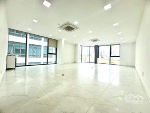 chính chủ cần cho thuê văn phòng huỳnh thúc kháng 70m2 lô góc chỉ 15 triệu. lh 