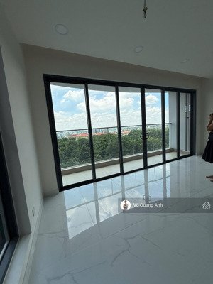 cho thuê căn diamond centery 121m2 3pn 3wc ban công dài 6m ntcb giá 20 triệu + ô đậu xe