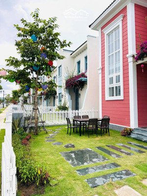 bán biệt thự đơn lập nghỉ dưỡng view biển tại phan thiết full nội thất, đang có hđ thuê
