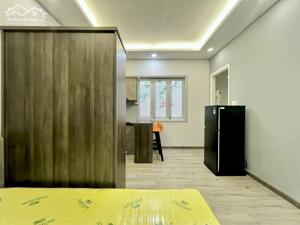 Căn hộ quận 1 sang trọng sạch sẽ, cửa sổ thoáng, nhà mới, WC 10 điểm, gần công viên Lê Văn Tám, UEH Trần Quang Khải