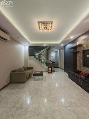 BÁN NHÀ 1 TRỆT 2 LẦU, LÊ THỊ RIÊNG - TÂY ĐẠI HỌC MỸ PHƯỚC LONG XUYÊN AN GIANG