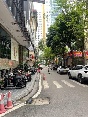 bán gấp pl ôtô tránh ngụy như kon tum - dt 60m2 - 5 tầng - full nội thất, thang máy - giá 26,8 tỷ