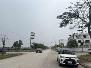 cần bán đất cienco 5 mê linh chưa đến 3 tỷ cho 1 lô 100m2 lh 