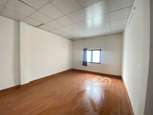 cho thuê nhà khu phan xích long 3 tầng. 80m2, 4pn, 4wc phú nhuận, 35 triệu