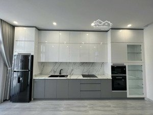 cho thuê mặt văn phòng giá tốt: 84m2 hoàn thiện đẹp vị trí thích hợp giá tốt tại vinhome grand park