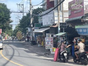 cần sang gấp mặt bằng quán gà nướng cơm lam