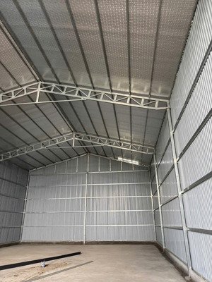 chính chủ cho thuê kho xưởng mới, xe tải vào tận cửa,thuận tiện di chuyển vạn phúc,thanh trì
