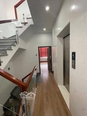 phường đức thắng - bán nhà 7 tầng thang máy - dt 65m2 - giá 13,5 tỷ