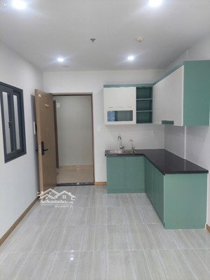cho thuê căn hộ 2pn2wc bcons ngay làng đại học thủ đức. giá thuê 5,5 triệu/tháng. lh 