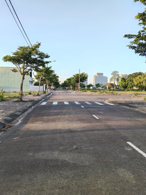 dt 110m2, giá 2.15 tỷ, lô đất vip sát sông cổ cò, view cầu view cầu, kđt green city, điện ngọc