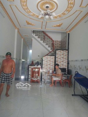 nhà thuê 4x20m. nhà 1 trệt, 1 lầu suốt hẻm thông 10m gần caphe ngọc ý. giá 5 triệu/tháng