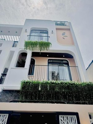 chú hai cần bán gấp nhà cho con đi nước ngoài hẻm 5m đặng văn ngữ, p10, pn, 2 tỷ 950 51m2, sẵn sổ