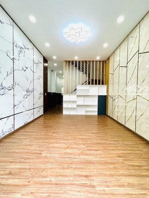 ô tô ngủ trong sân - 87m2 - chỉ 7.99 tỷ tl