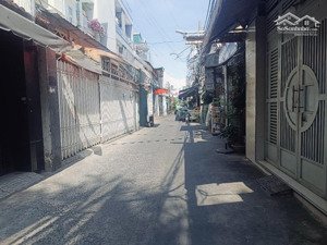 dương bá trạc q8
gần 60m2-hẻm xe hơi-ngay sát mặt tiền-khu kd đa nghành-gần cầu nguyễn văn cừ.