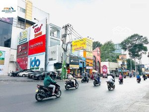 mặt tiền kinh doanh ngay trung tâm-nhà 3 tầng-dt sàn 221m2-cạnh bên vincom thủ đức- sổ hoàn công đu