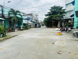 nhà quận 8 - bến phú định - đường 10m thông - lô góc - gần 60m2