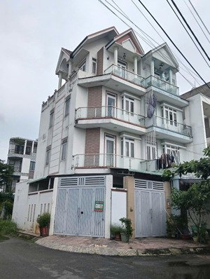 cần bán gấp căn góc 2 mặt tiền 1/ đường gò cát, p phú hữu, tp thủ đ