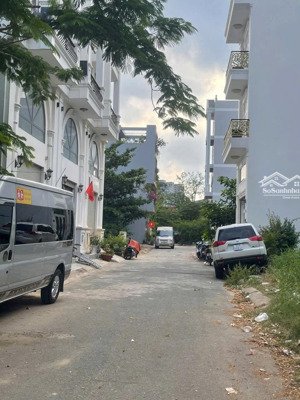 đất thổ cư lô giới 8m ngay đường hoàng quốc việt, quận 7 giá chỉ 6.3 tỷ alo em thúy 