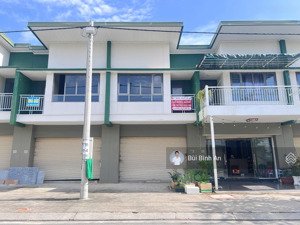 bán căn shophose 2 tầng trục đường chính kđt oasis, mỹ phước, bến cát, 80m2 full thổ cư, sổ sẵn