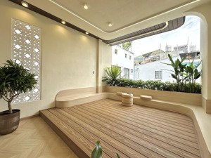 vua phân khúc dưới 8t 3 bước ra oto 4*11m nở hậu 4pn sẵn nội thất có phòng trà, yoga, bbq