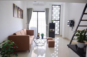 mễ trì - máy giặt riêng - ban công - thoáng sáng. 4tr3/th