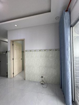 bán căn 55m2, dt 2pn - 2wc hqc plaza giá 1.3 tỷ, đã có sổ hồng sang tên ngay. liên hệ 