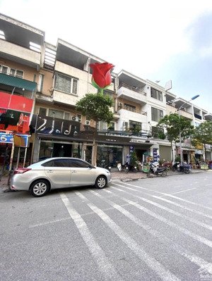 liền kề tân tân tây đô, vị trí đẹp nhất khu, kinh doanh đắc địa, ở hay đầu tư đều tuyệt vời