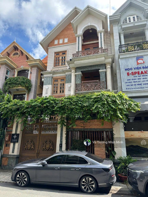biệt thự phố đường hoa, phú nhuận. 110m2, 5 tầng, nội thất gỗ sang trọng. giá bán chỉ 50.5 tỷ